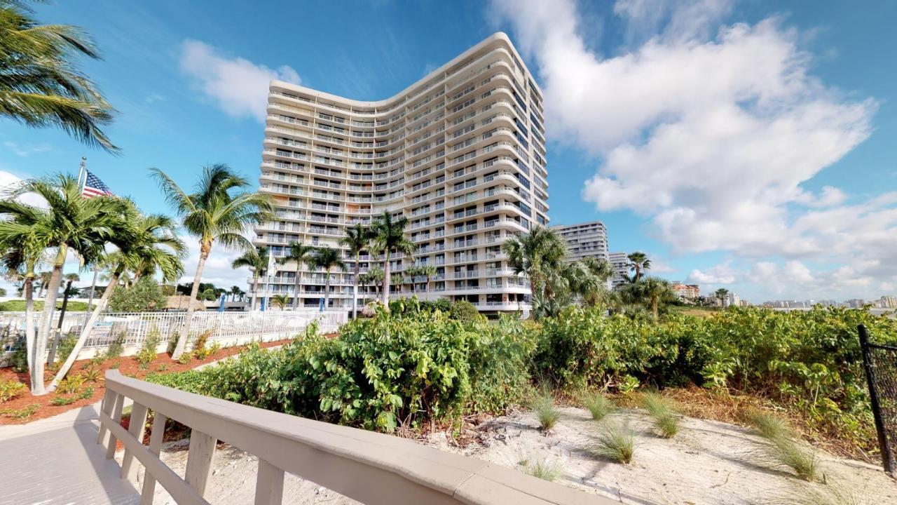 Beachfront Pool View Steps Away From The White Sandy Beaches Marco Island