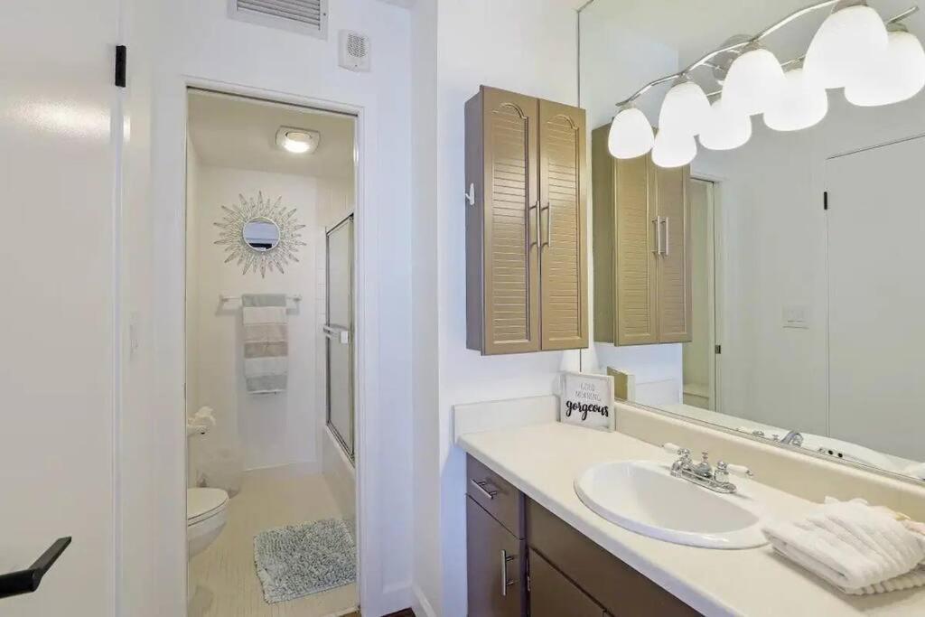 Apartment Unobstructed Gulf Views & Direct Access ! *