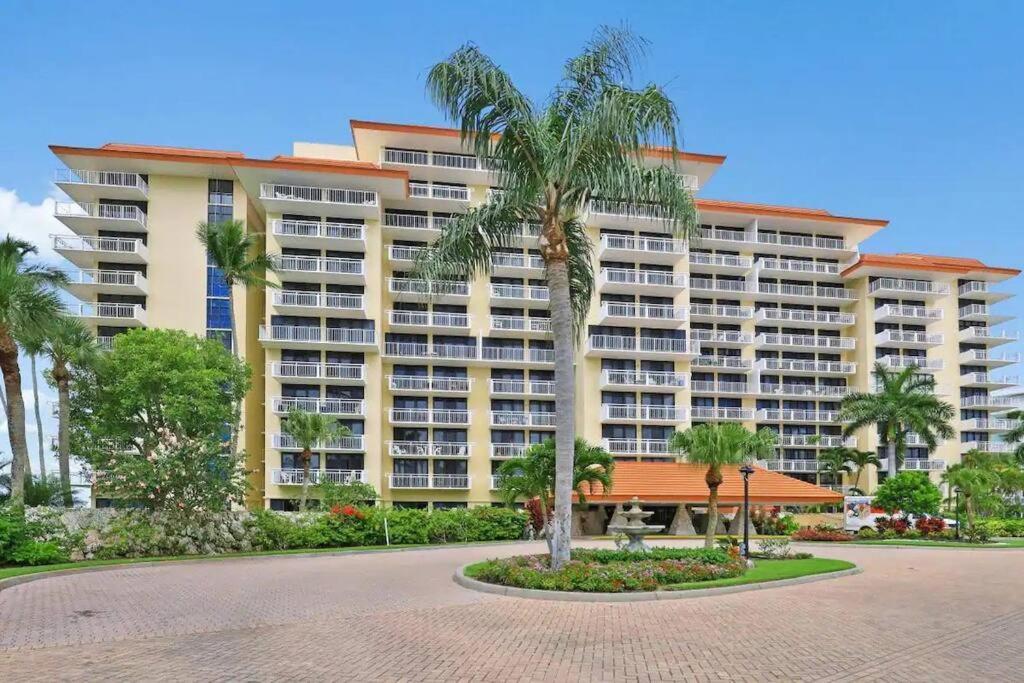 Unobstructed Gulf Views & Direct Access ! Apartment