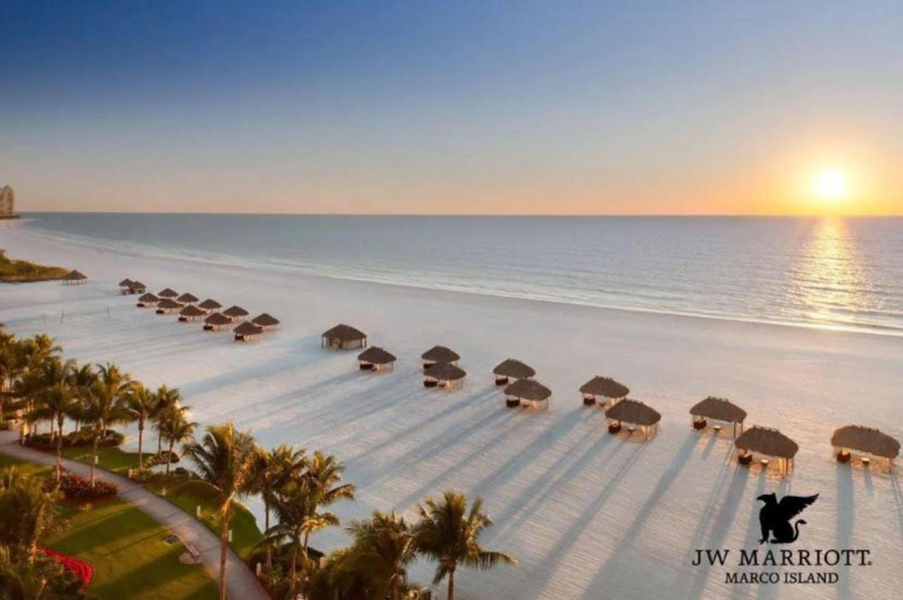 Beachfront South Seas Remodeled Paradise! Holiday home *