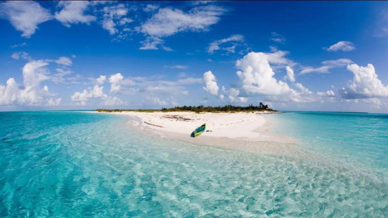 Holiday home Beachfront South Seas Remodeled Paradise!