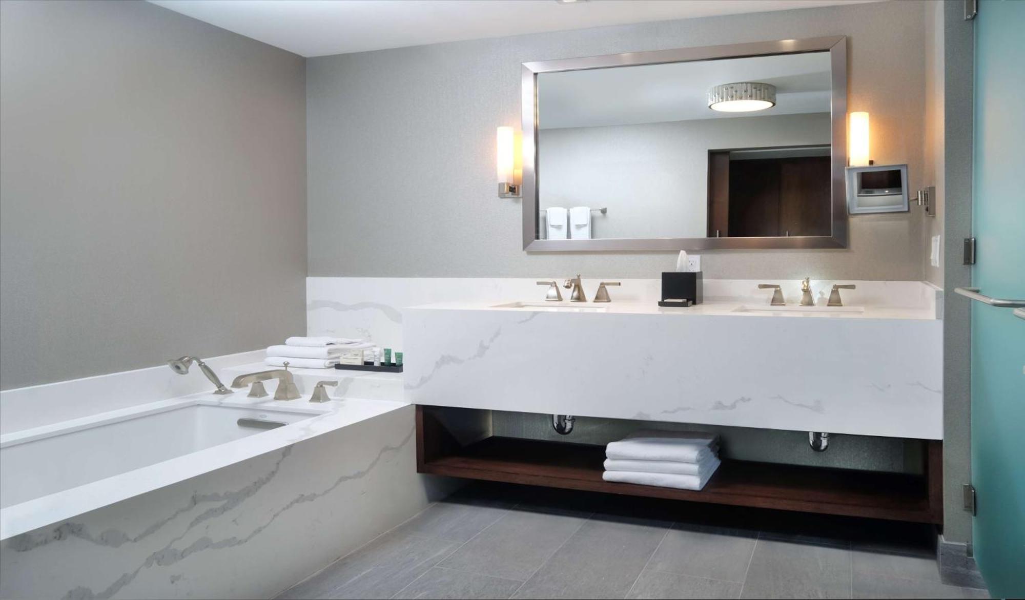 Hilton And Resort 3*