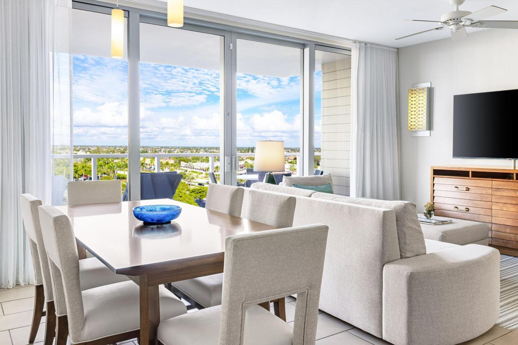 Marriott's Crystal Shores Hotel