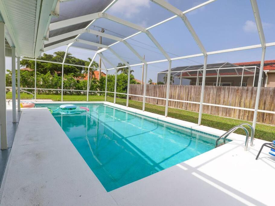 Holiday home Elevated 1152 - Serene Family Friendly 4 Bed Pool