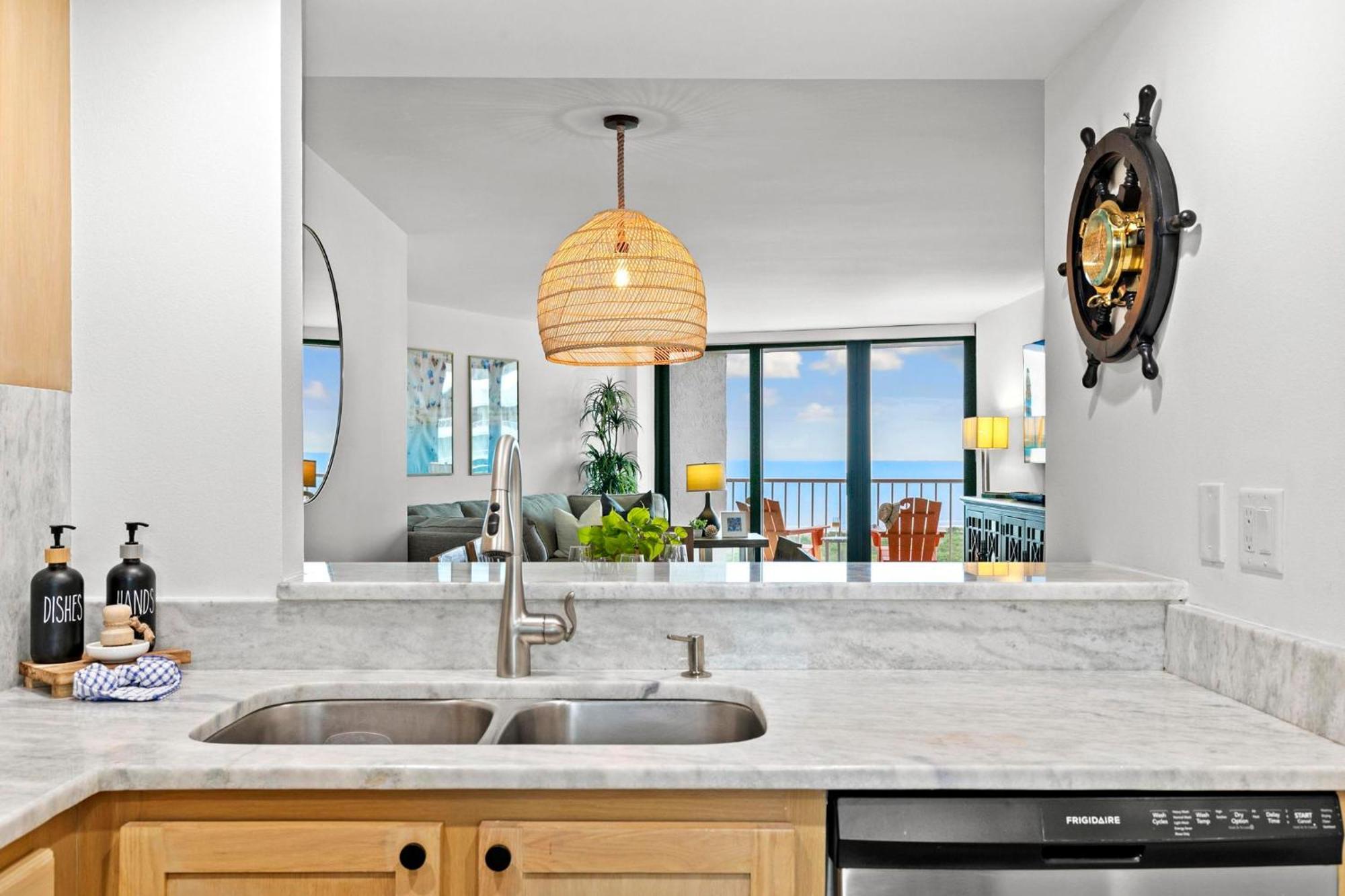 La Bella On Marco - 1801 South Seas Tower 3 Apartment
