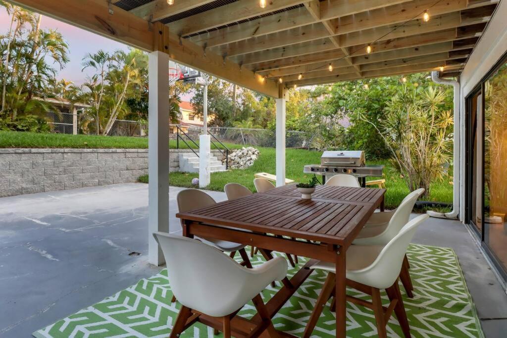 Villa Casa Marco - Heated Pool, Game Room, Mini Golf Marco Island
