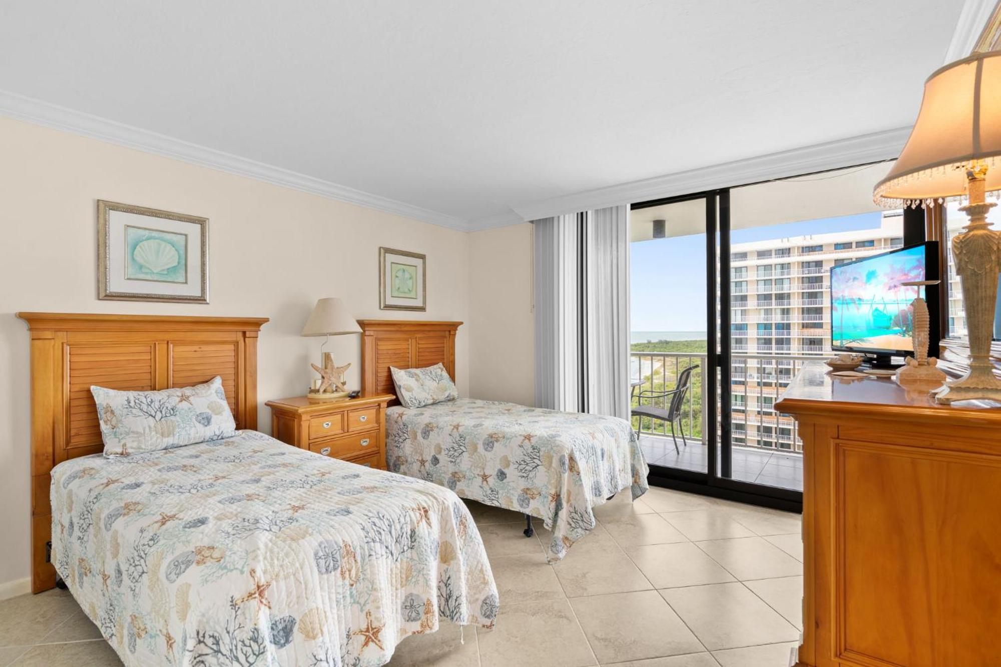 Sun, Sand, And Serenity I Beachfront On Holiday home Marco Island
