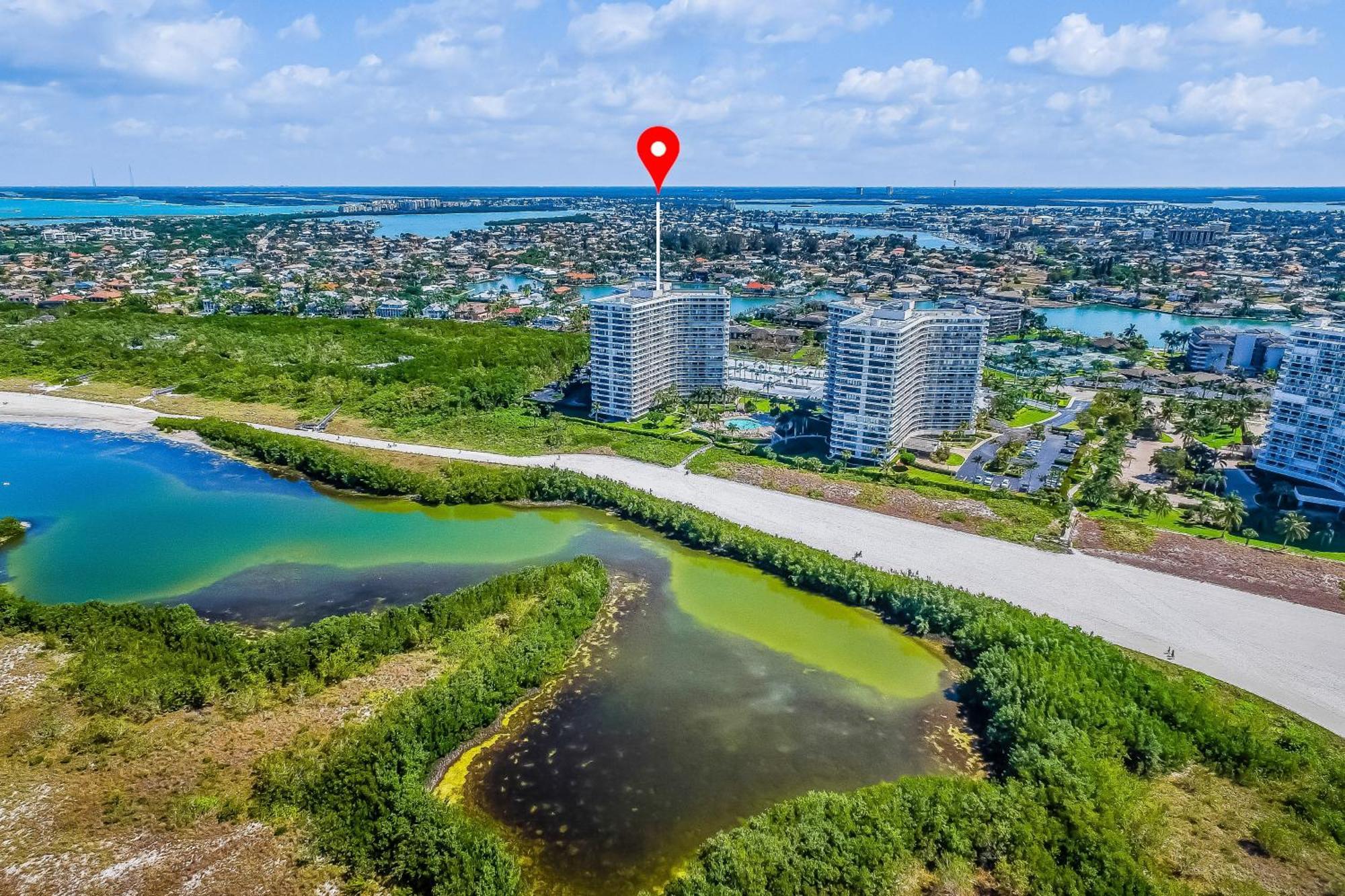 South Seas Ocean Please Apartment