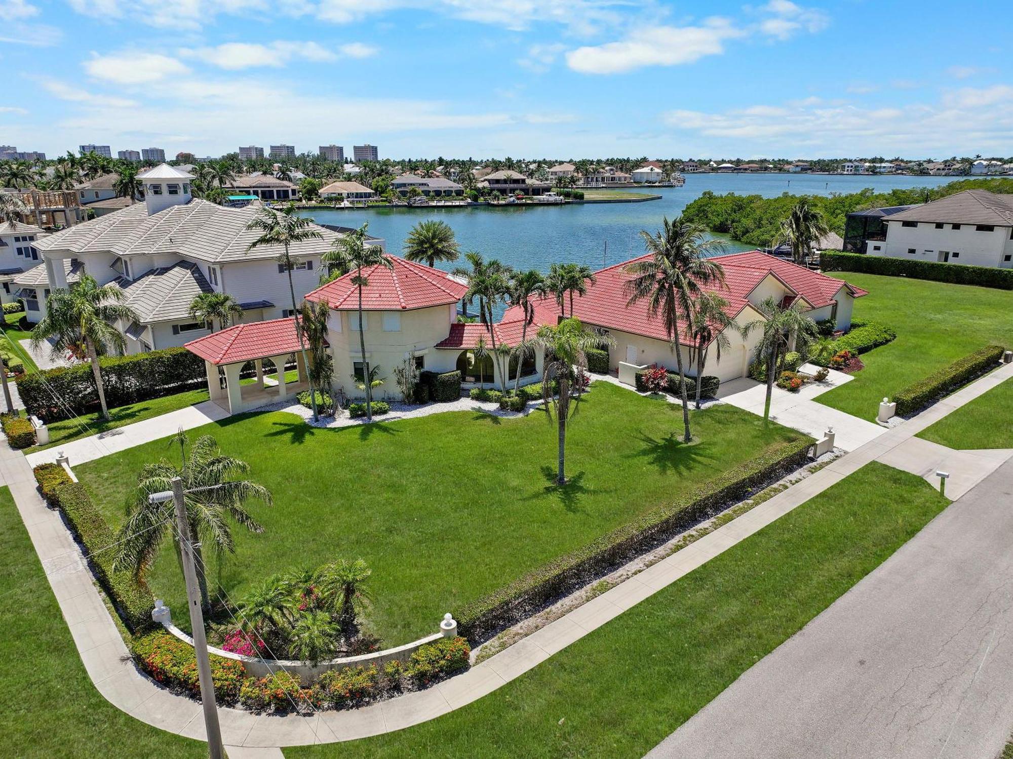 695 Embassy Court * Marco Island