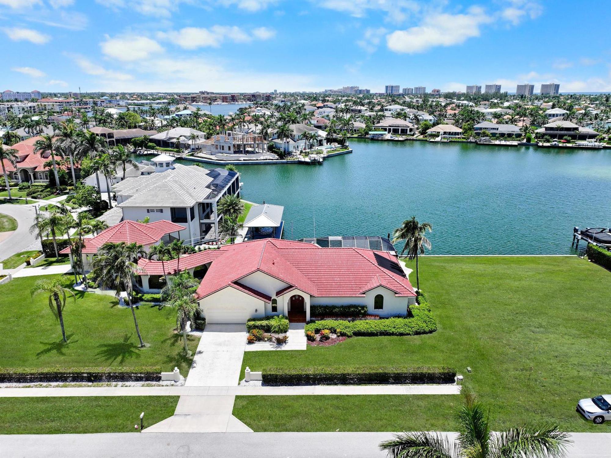 695 Embassy Court Holiday home Marco Island