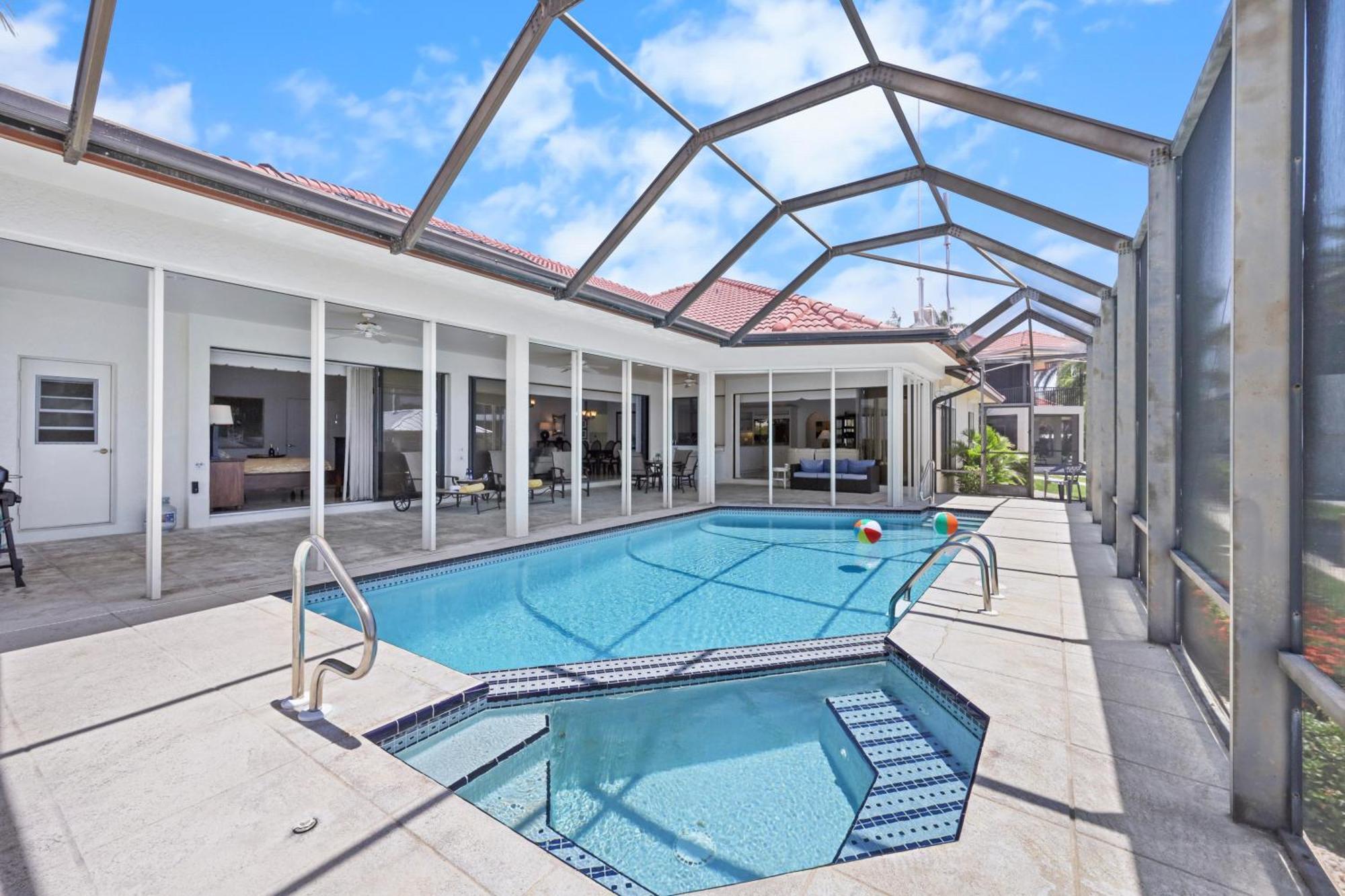 695 Embassy Court Holiday home