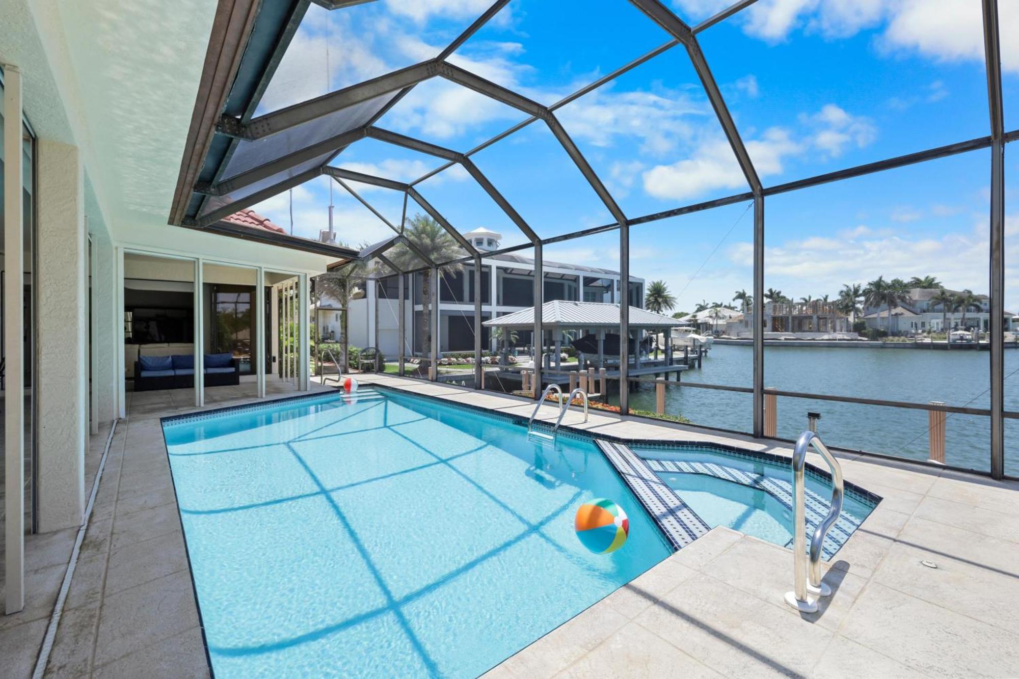 695 Embassy Court Holiday home