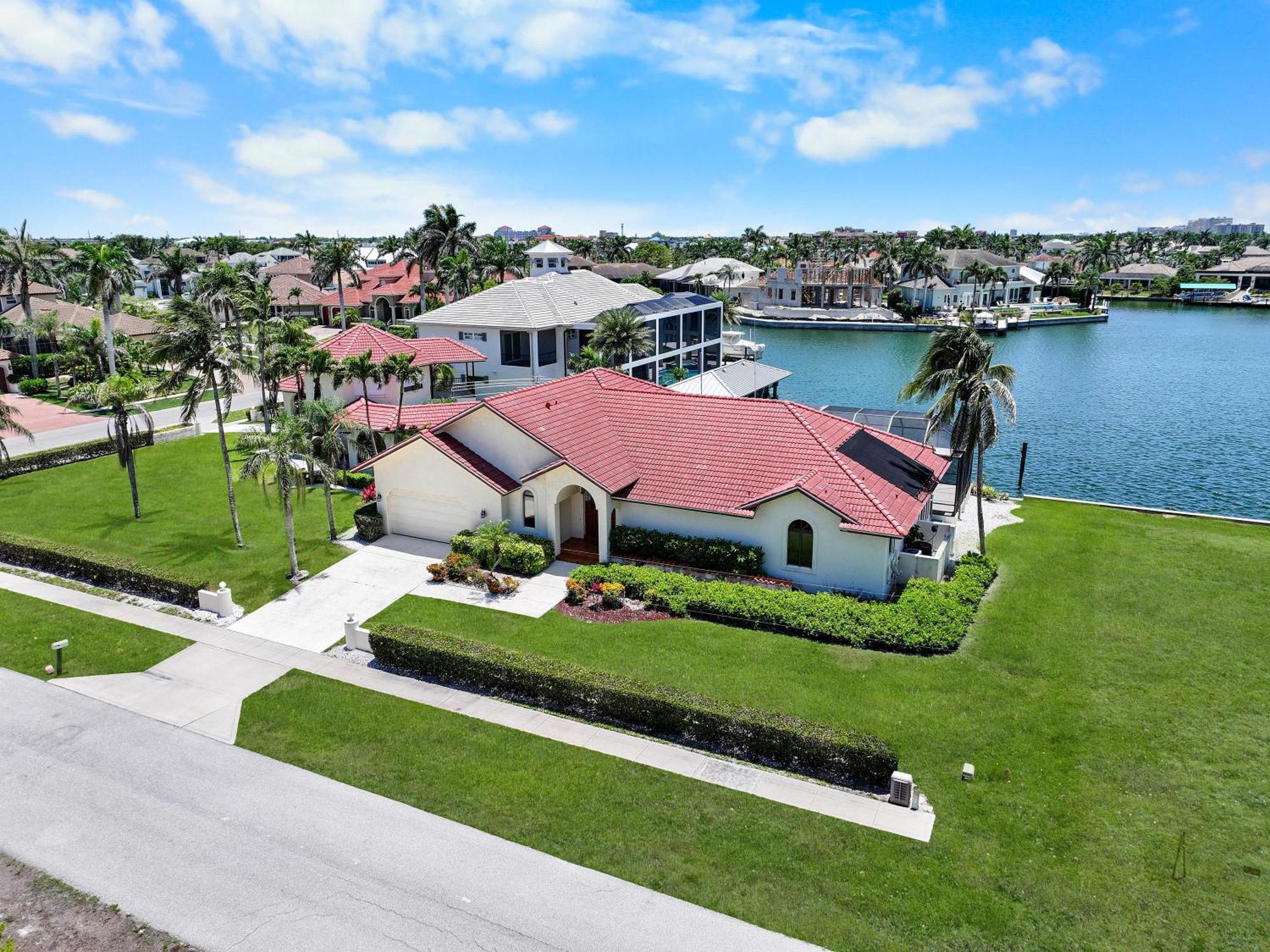 695 Embassy Court Holiday home Marco Island