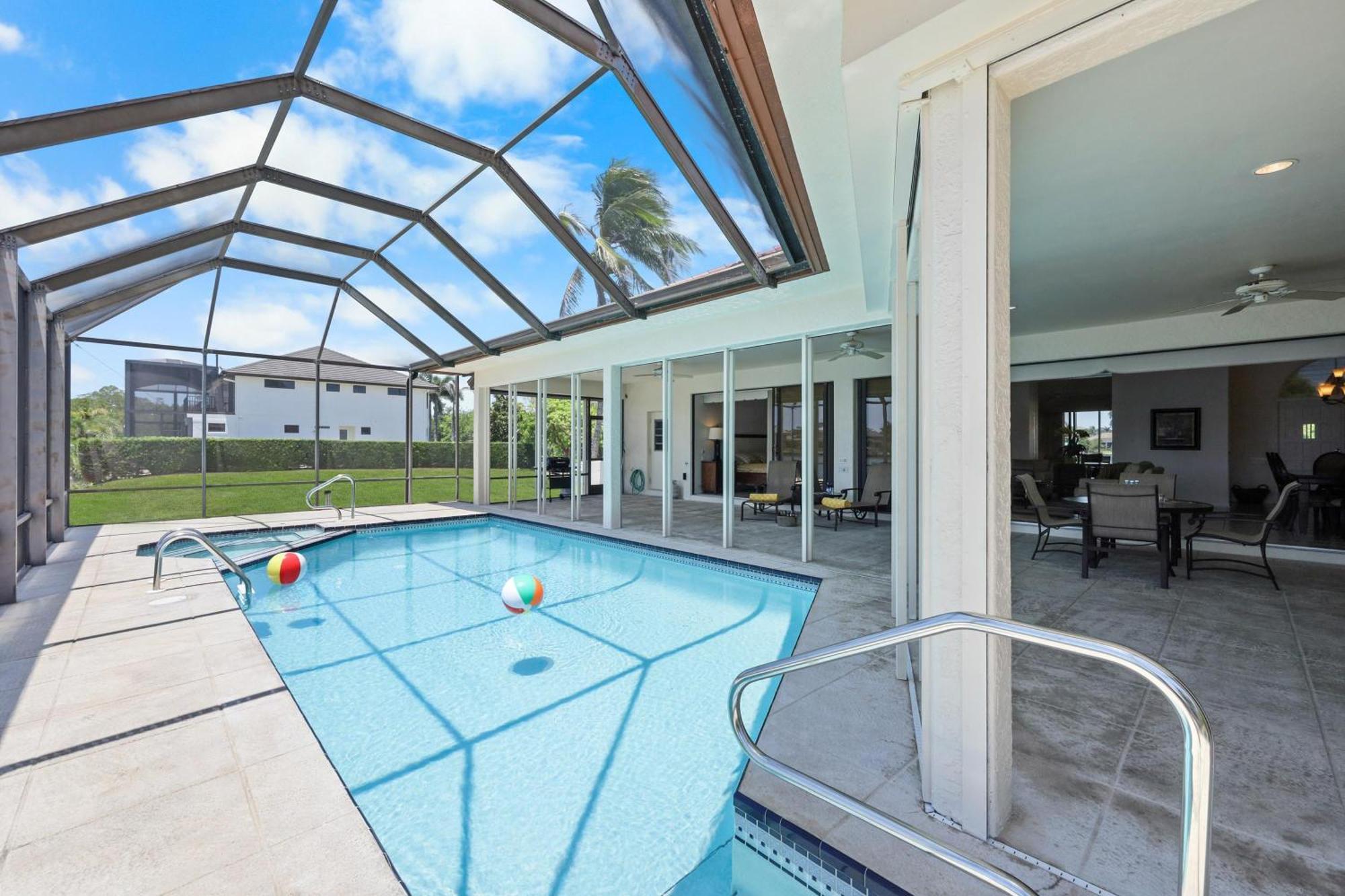 695 Embassy Court Holiday home *