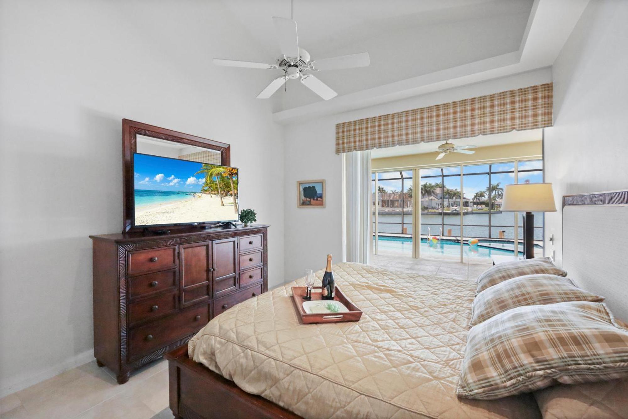 695 Embassy Court Holiday home